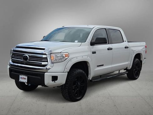 Used 2017 Toyota Tundra SR5 w/ SR5 Upgrade Package AWD/4WD image 1