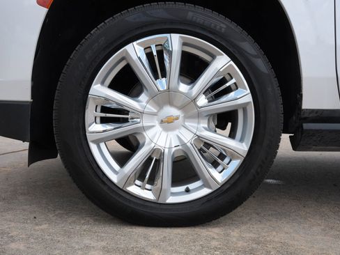 Used 2022 Chevrolet Tahoe High Country RWD image 31