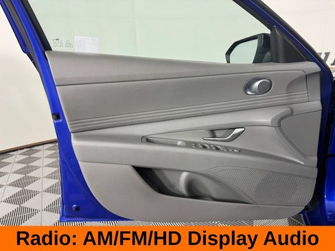 Used 2025 Hyundai Elantra Sport FWD image 11