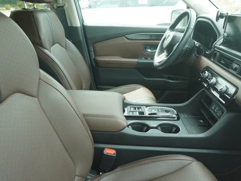 Used 2024 Honda Pilot Elite image 9