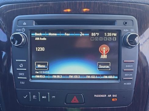 Used 2017 Chevrolet Traverse LT image 30