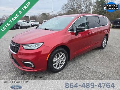 Used 2024 Chrysler Pacifica Touring-L