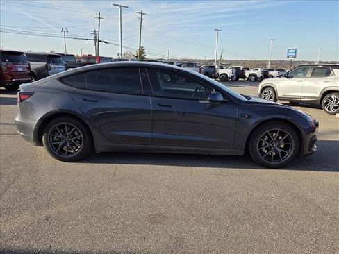 Used 2021 Tesla Model 3 Standard Range Plus image 21