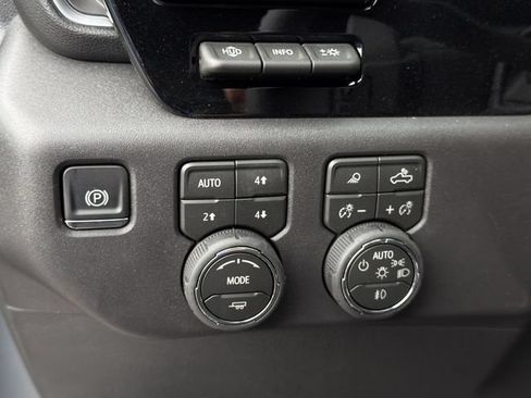 New 2026 Chevrolet Silverado 1500 High Country w/ Technology Package AWD/4WD image 19