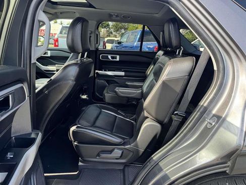 Used 2022 Ford Explorer XLT w/ Equipment Group 202A image 30