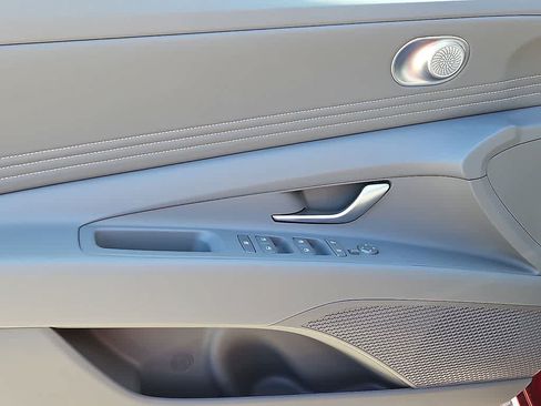 Certified 2025 Hyundai Elantra Sport FWD image 10