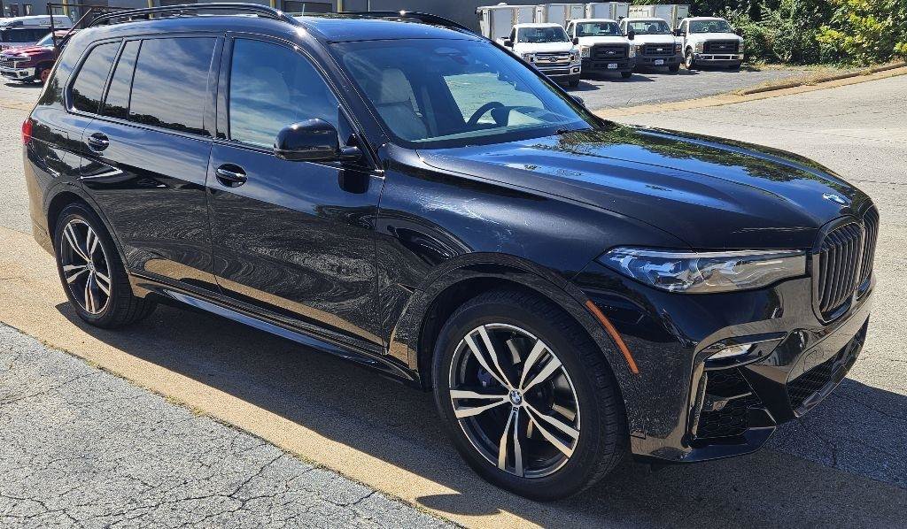 Used 2020 BMW X7 xDrive40i w/ M Sport Package AWD/4WD image 3