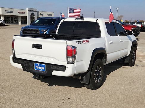 Used 2021 Toyota Tacoma TRD Off-Road w/ Technology Package image 4