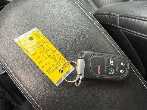 Used 2019 Jeep Cherokee Limited AWD/4WD image 34