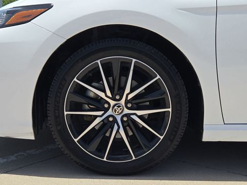 Used 2024 Toyota Camry SE FWD image 12