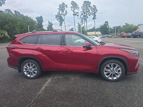 Used 2021 Toyota Highlander Limited AWD/4WD image 4