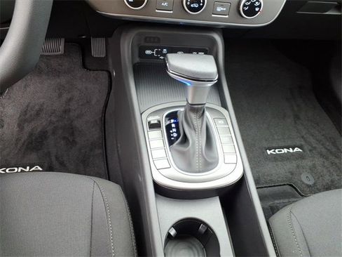 New 2026 Hyundai Kona SE image 14