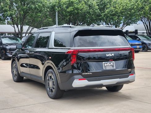 New 2026 Kia Carnival EX FWD image 3