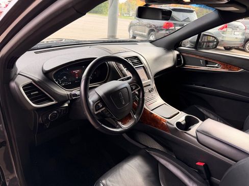 Used 2019 Lincoln Nautilus Select image 9