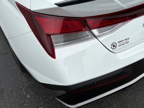 Used 2025 Hyundai Elantra Sport FWD image 8