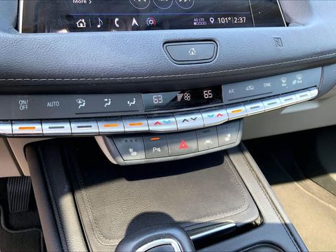 Used 2019 Cadillac XT4 Premium Luxury w/ Cold Weather Package FWD image 31