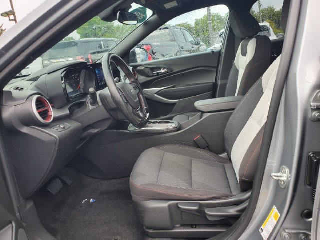 Certified 2024 Chevrolet Trax RS w/ Driver Confidence Package FWD image 18