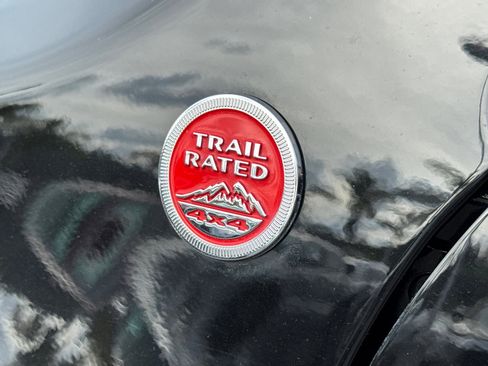 Used 2019 Jeep Renegade Trailhawk image 8