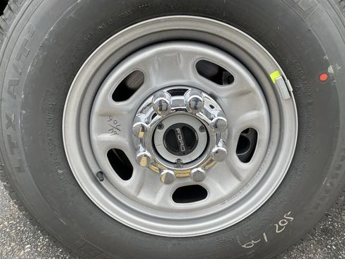 New 2026 Ford F250 XL w/ XL Chrome Package image 7