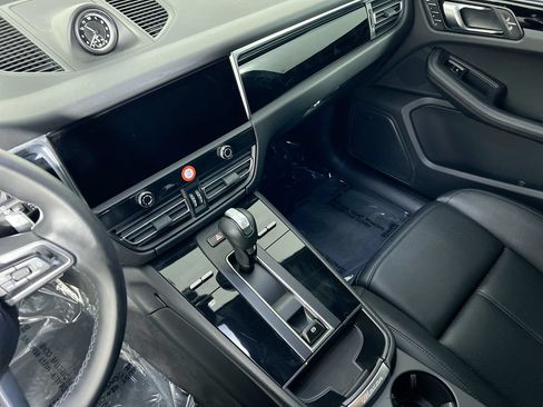 Used 2024 Porsche Macan w/ Premium Plus Package AWD/4WD image 19