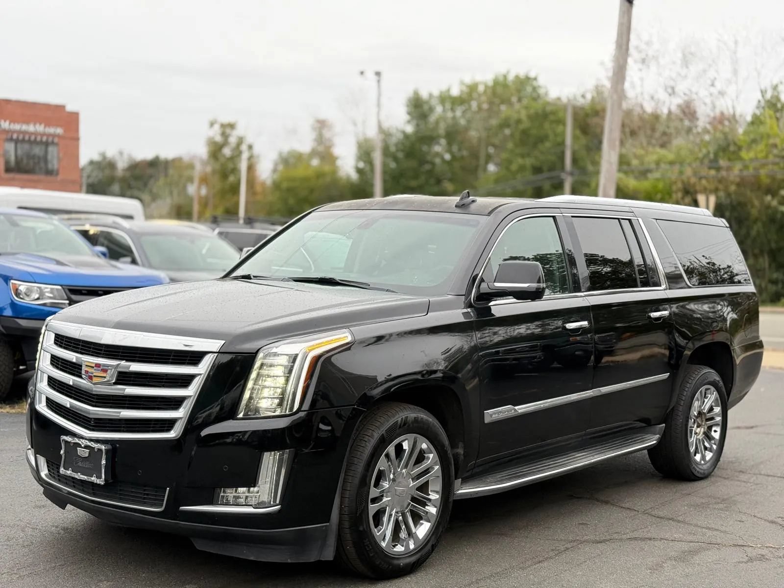 Used 2016 Cadillac Escalade ESV 2WD image 5