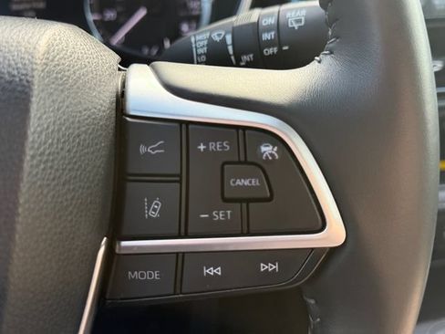 Used 2024 Toyota Highlander XSE AWD/4WD image 22