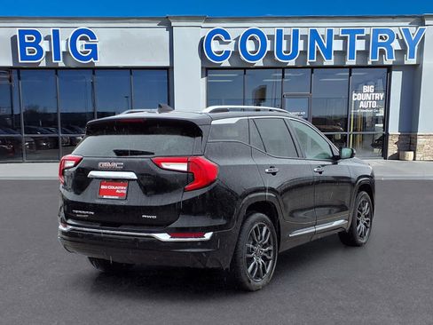 Used 2023 GMC Terrain Denali w/ Black Diamond Edition image 8