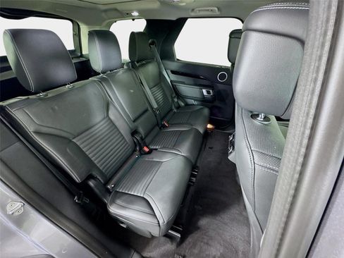 Certified 2024 Land Rover Discovery S AWD/4WD image 29