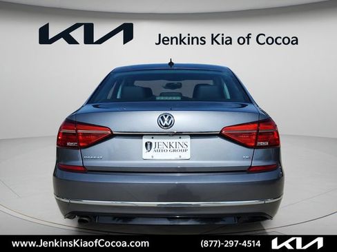 Used 2016 Volkswagen Passat 1.8T R-Line w/ R-Line Lighting Package FWD image 6