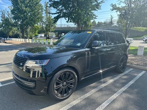 Used 2025 Land Rover Range Rover SE AWD/4WD image 1