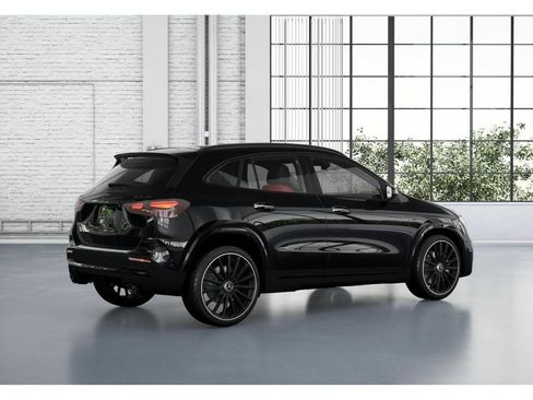 New 2026 Mercedes-Benz GLA 35 AMG 4MATIC image 20