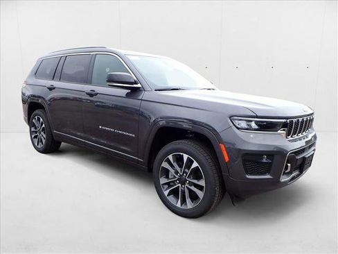New 2025 Jeep Grand Cherokee L Overland w/ Luxury Tech Group IV image 4