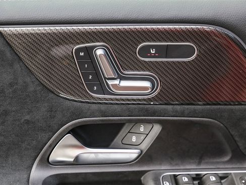 New 2025 Mercedes-Benz GLB 35 AMG 4MATIC image 27