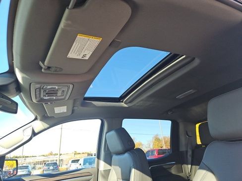 New 2026 GMC Sierra 1500 SLT image 29