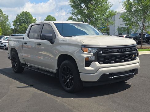 Certified 2026 Chevrolet Silverado 1500 Custom AWD/4WD image 4