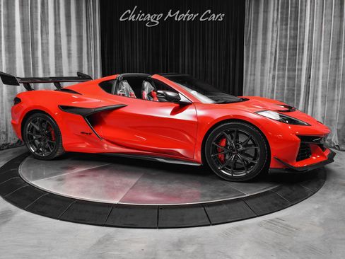 Used 2026 Chevrolet Corvette ZR1 w/ ZR1 Carbon Fiber Aero Package image 6