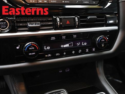 Used 2024 Nissan Pathfinder SV image 20