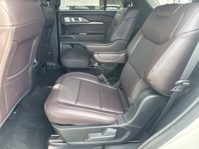 New 2026 Ford Explorer Platinum RWD image 17