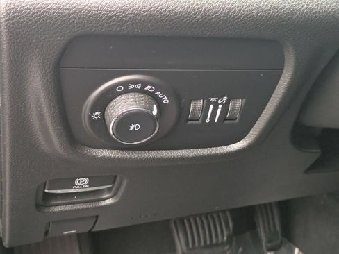 Used 2023 Jeep Grand Cherokee Limited AWD/4WD image 15