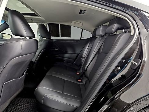 Used 2024 Lexus ES 300h 300h image 11