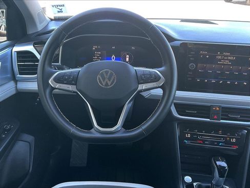 Used 2025 Volkswagen Taos SE w/ Panoramic Sunroof Package AWD/4WD image 17