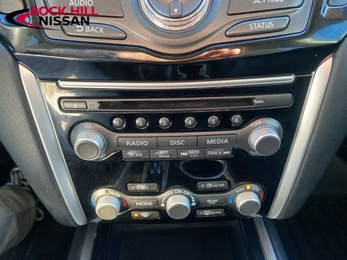 Used 2020 Nissan Pathfinder SV image 24