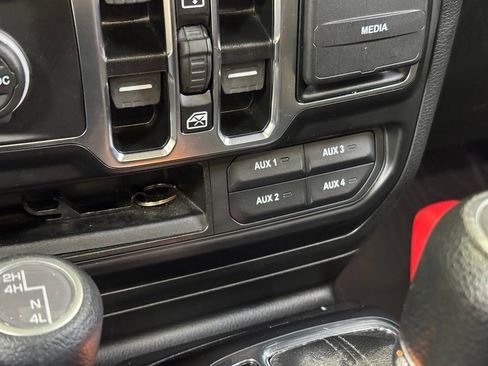 Used 2022 Jeep Wrangler Unlimited Sport AWD/4WD image 42