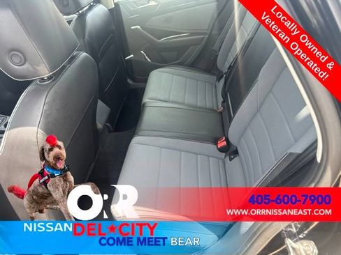 Used 2025 Volkswagen Jetta SE FWD image 11