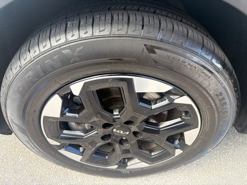Used 2024 Kia Sorento S w/ Panoramic Sunroof Package FWD image 7