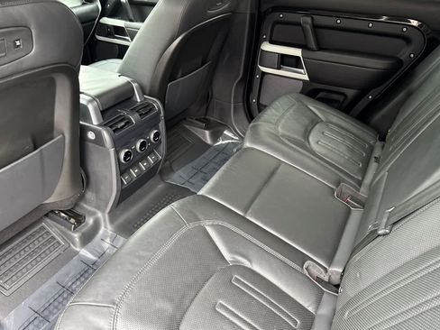 Used 2020 Land Rover Defender 110 HSE image 4
