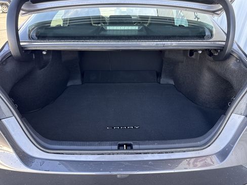 Used 2023 Toyota Camry SE image 8