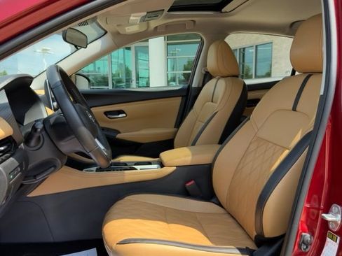 Used 2024 Nissan Sentra SV w/ SV Premium Package FWD image 10