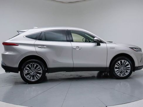 Used 2021 Toyota Venza XLE w/ Softex Package AWD/4WD image 6