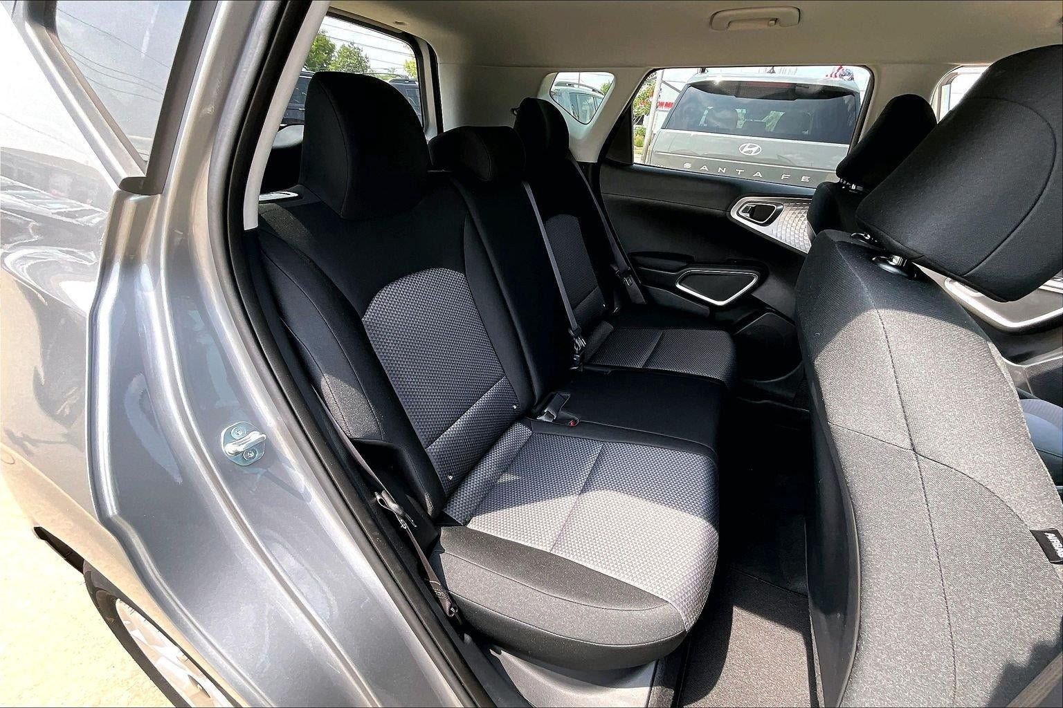 Used 2025 Kia Soul LX w/ LX Technology Package FWD image 23